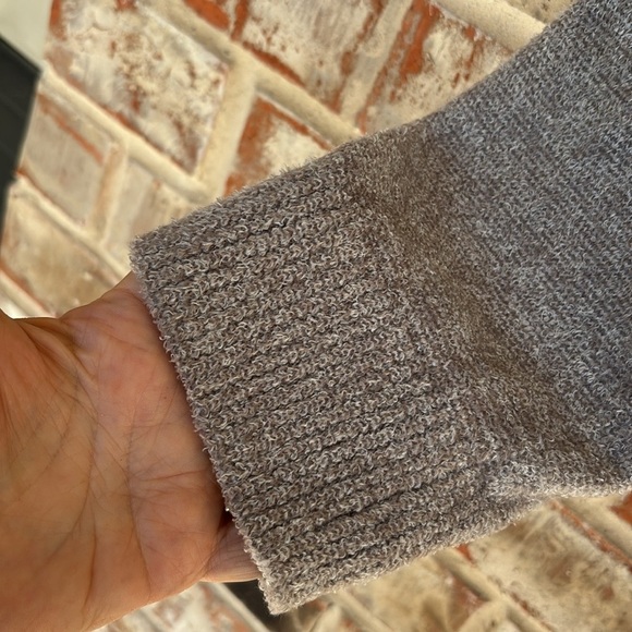 Thread & Supply Perch Gray Heathered Lounge Sweater - Picture 3 of 8